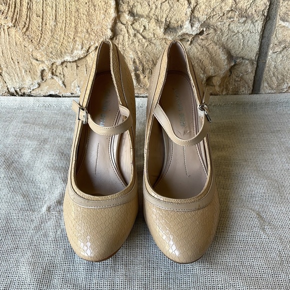 Mary Jane Nude Patent Leather Heels Size 6 1/2 M - Picture 3 of 12